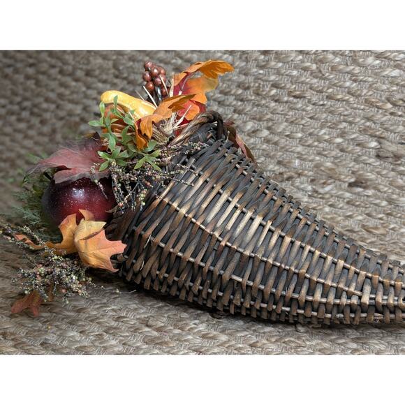 Large Wicker Basket Cornucopia Horn THANKSGIVING Harvest Fall Centerpiece Vtg. - Picture 13 of 16